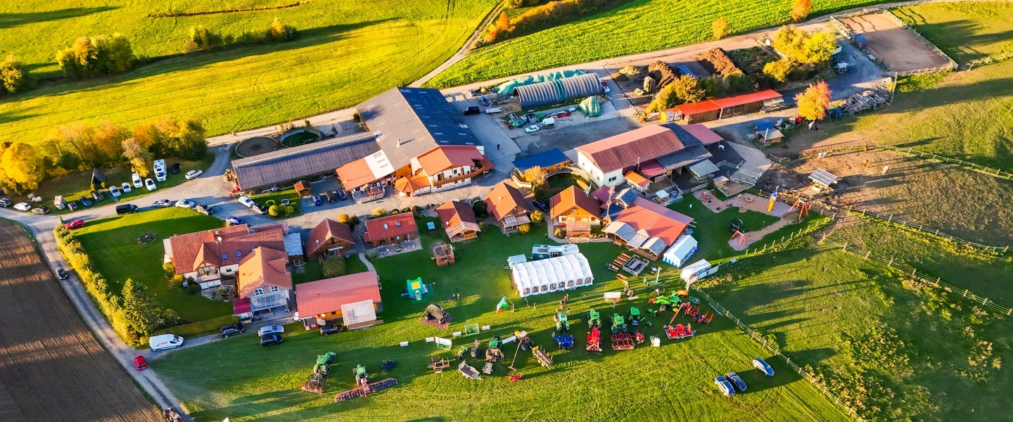 Stimmungsvoller Blick über den Hof