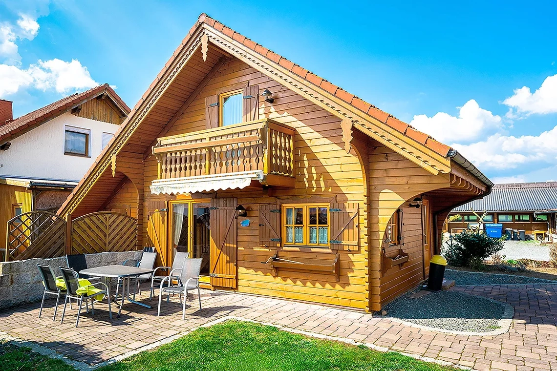 Frontansicht des Blockhauses namens Chalet Ferdinand
